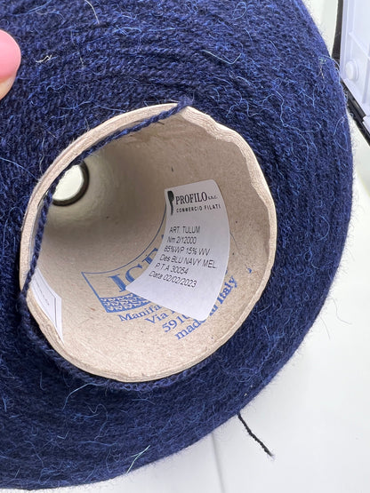 Reference: Profillo NM 2/12000 TULUM. Fibre: 85% Alpaca Yarn, 15% merino wool yarn. Country: Italy fine yarn. Color: Blue Navy mel. Can be used for knitting (both machine knitting and hand knitting). Yarn on cone. 