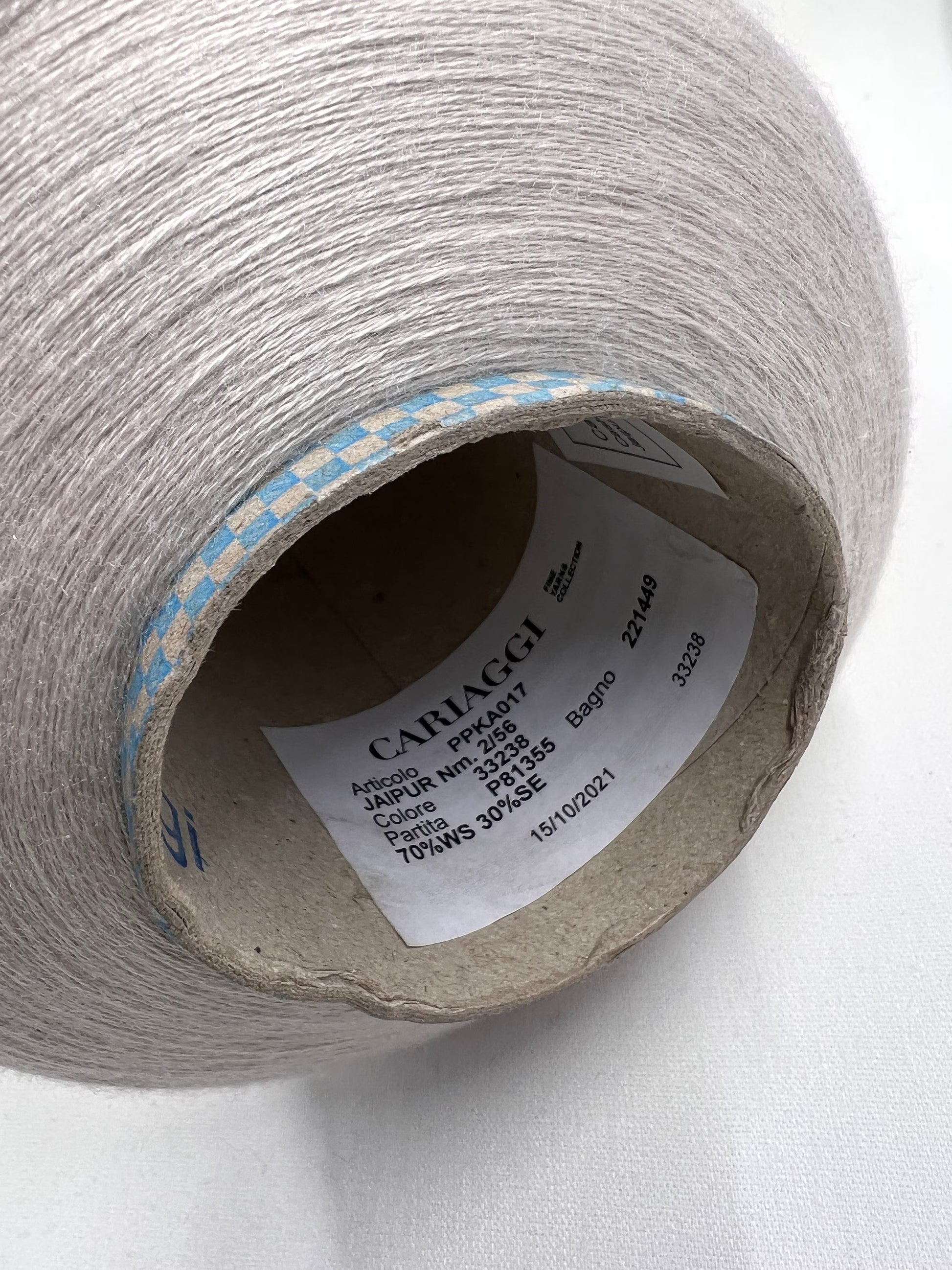 Cashmere Yarn & Silk Yarn by Cariaggi. Cashmere Yarn & Silk Yarn for Hand & Machine Knitting.  Fiber: 70% Cashmere Yarn 30% Silk Yarn  Yarn Colour: Ivory Reference: Cariaggi, Nm 2/56 This is a very soft pure Cashmere blend yarn by Cariaggi.