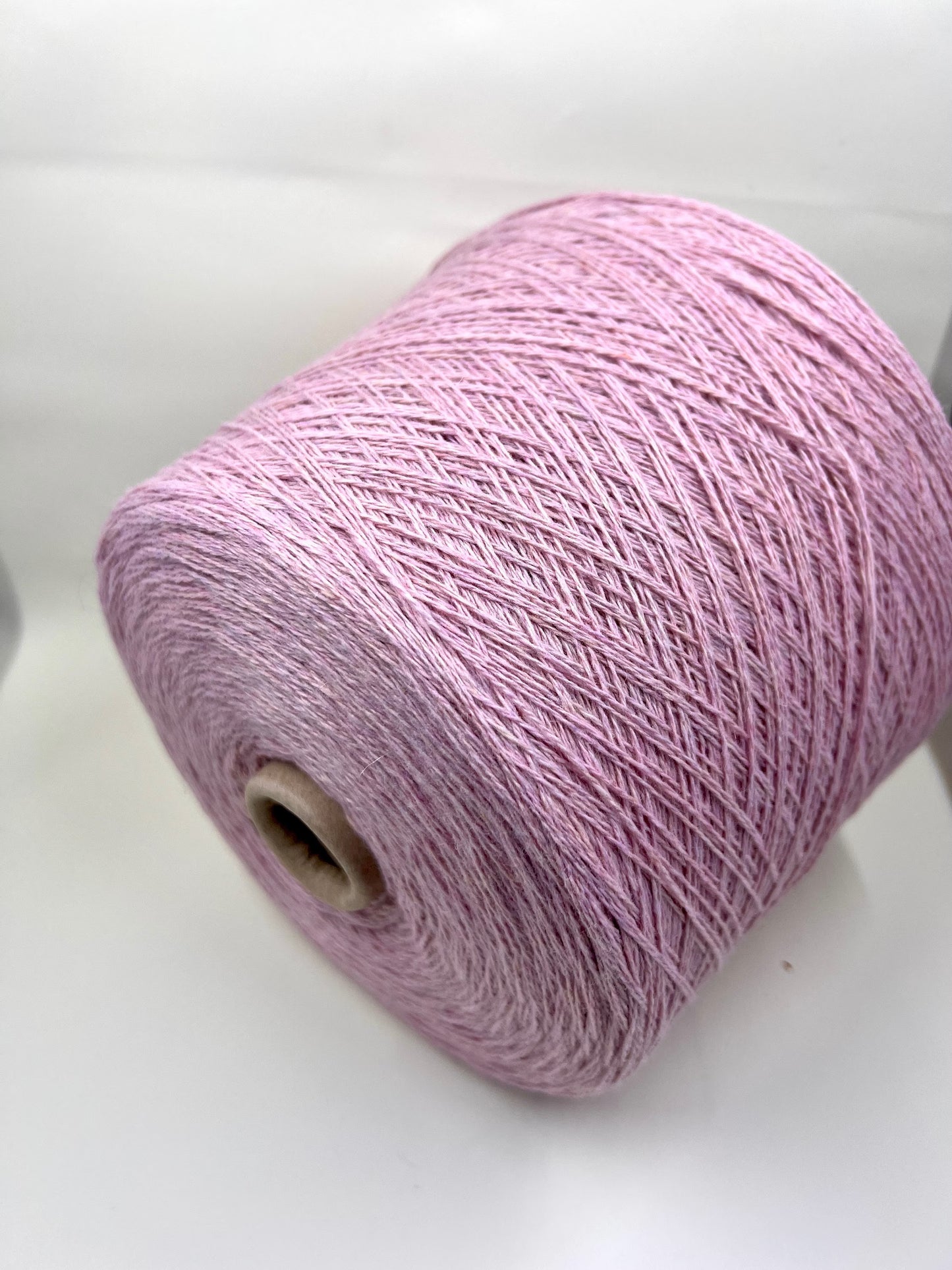 Merino Yarn 55%,Viscosa Yarn 30%, Cashmere Yarn 15%, Profilo PAPAIA. Per 100 gr