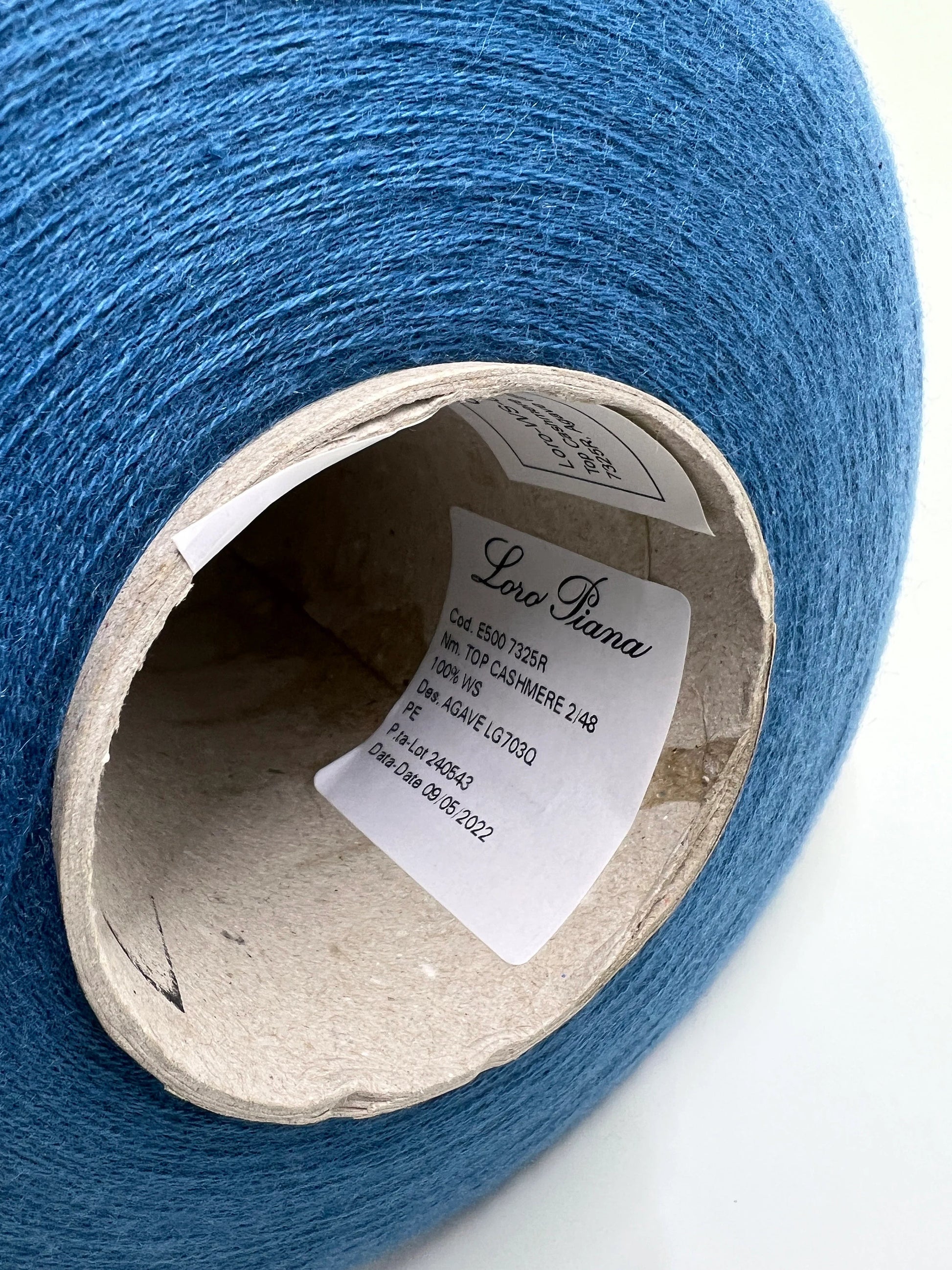 Top Cashmere Yarn Loro Piana. Top Cashmere Yarn for Hand & Machine Knitting.  Fiber: 100% Top Cashmere Yarn. Yarn Colour: Agava-Blue  Reference: Loro Piana, Nm 2/48  This is a very soft pure top cashmere yarn.