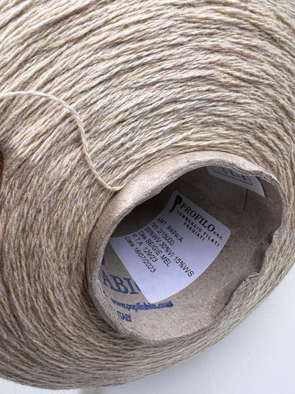 Merino Yarn 55%,Viscosa Yarn 30%, Cashmere Yarn 15%, Profilo PAPAIA. Per 100 gr