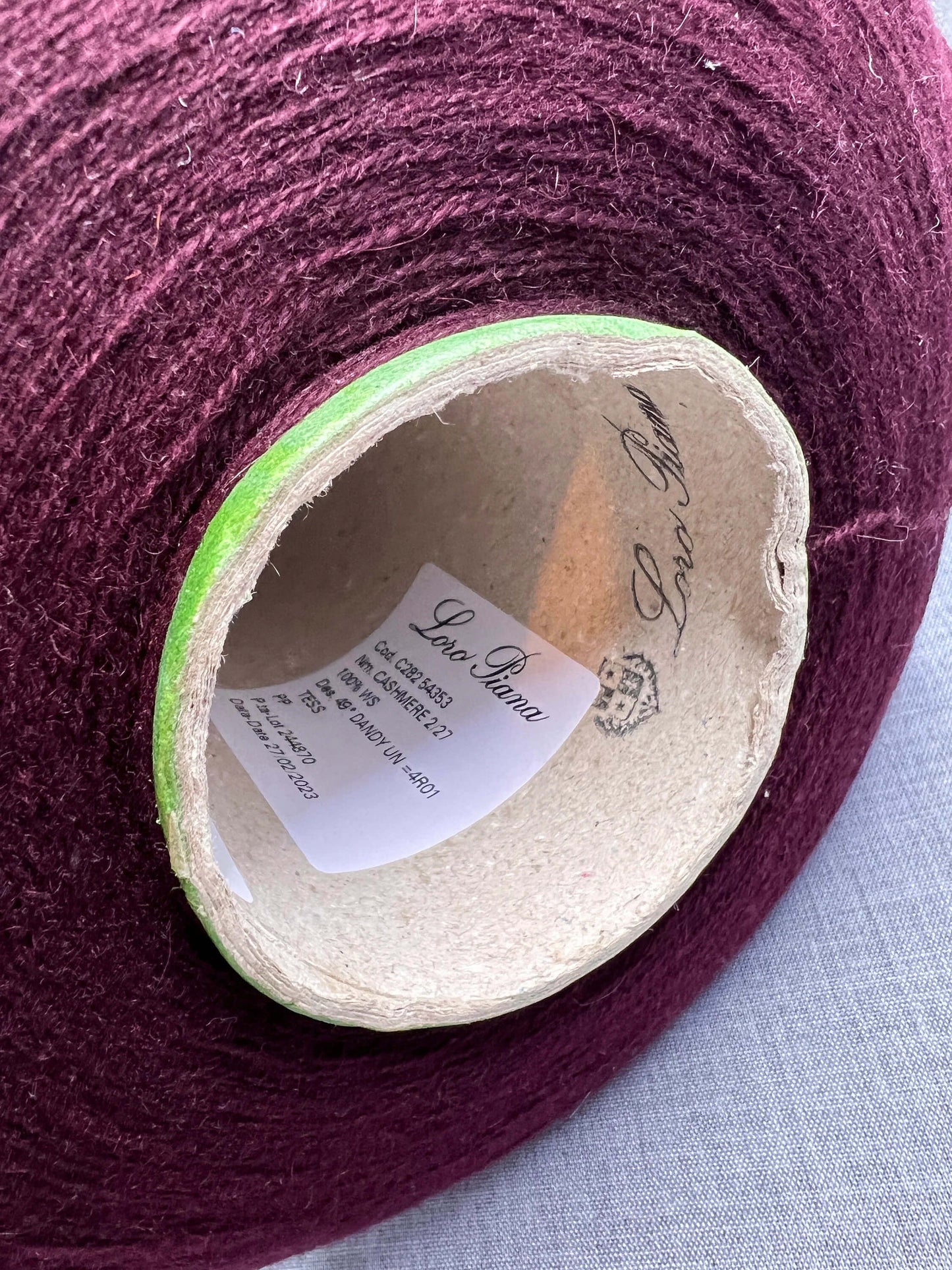 Cashmere Yarn 100%, Coarsehair Yarn, Loro Piana Yarn, Bordeaux. per 100 gr