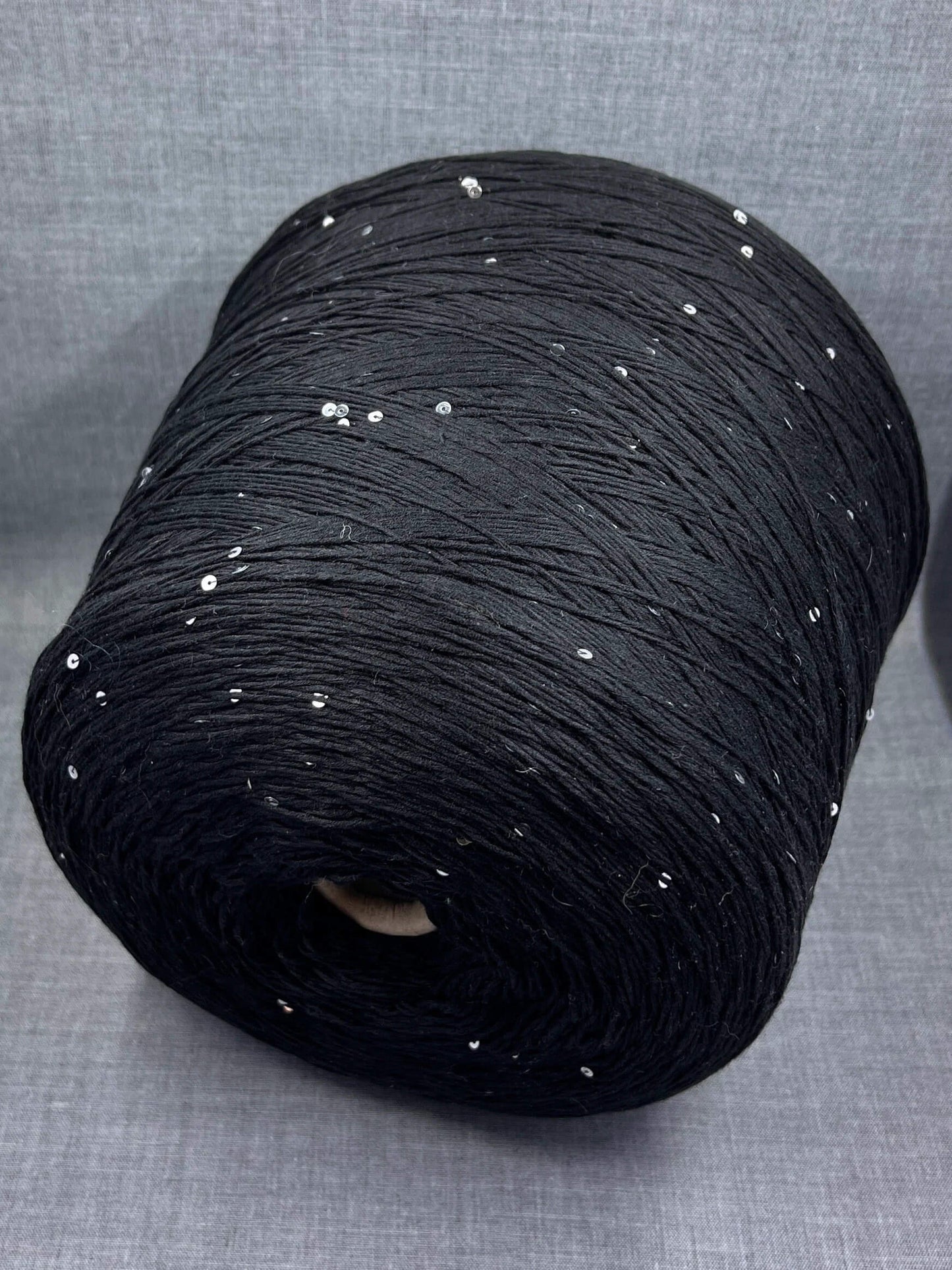 67% Cotton yarn, 29% Silk yarn, 4% Pl yarn, Loro Piana yarn, Nero. per 100 gr