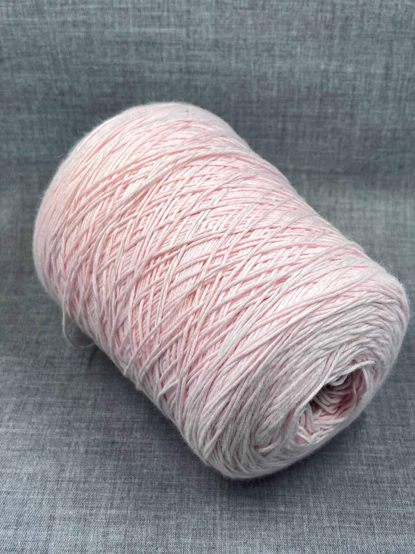 Soft Cotton Yarn 100%, Cotton Yarn on Cone, Cotton Yarn for knitting. Rosa. Per 100 gr