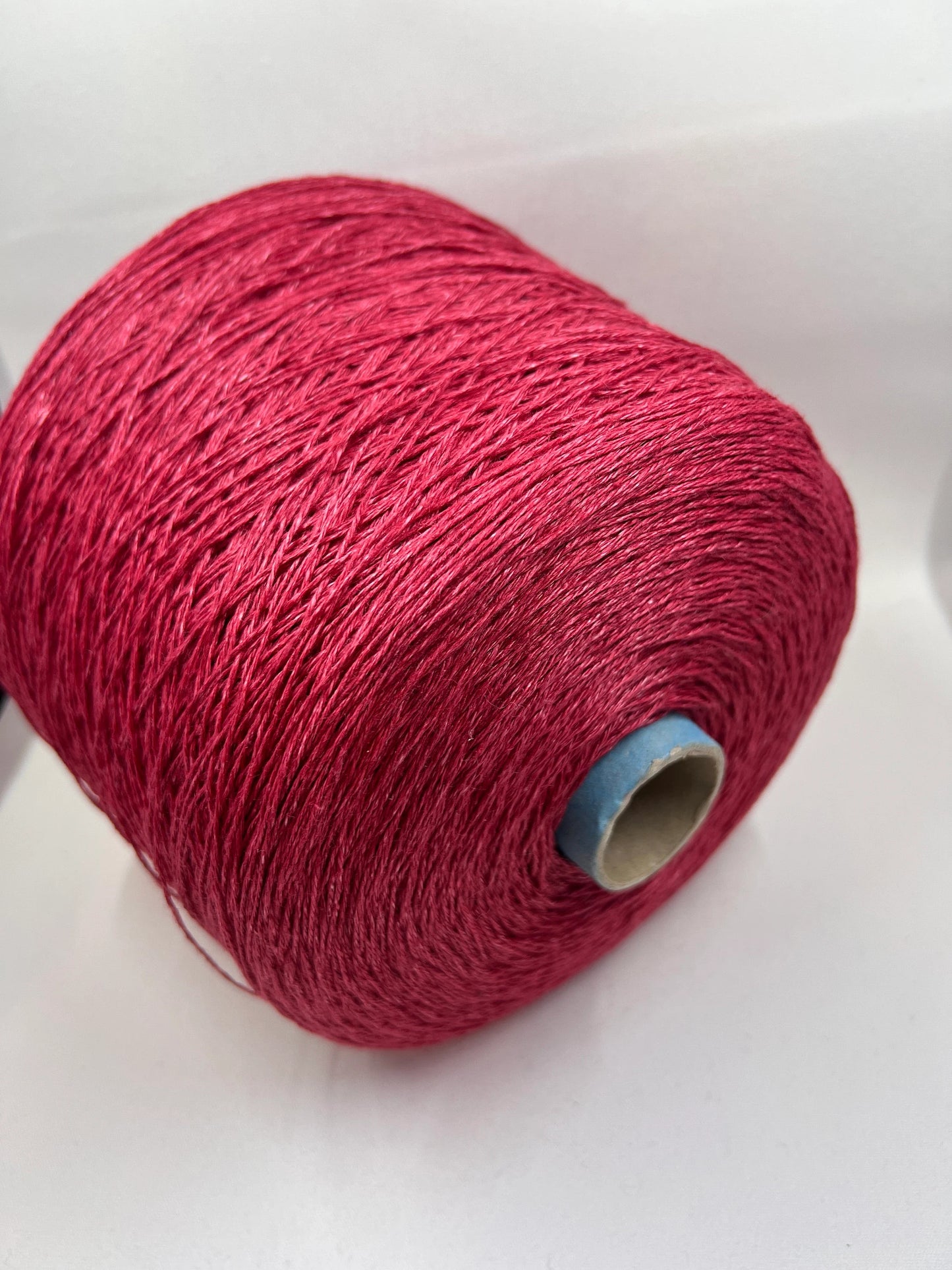 Lino Yarn 100%, Yarn on Cone, Loro Piana, Linen fine yarn on cone. Color Corallino. Per 100 gr