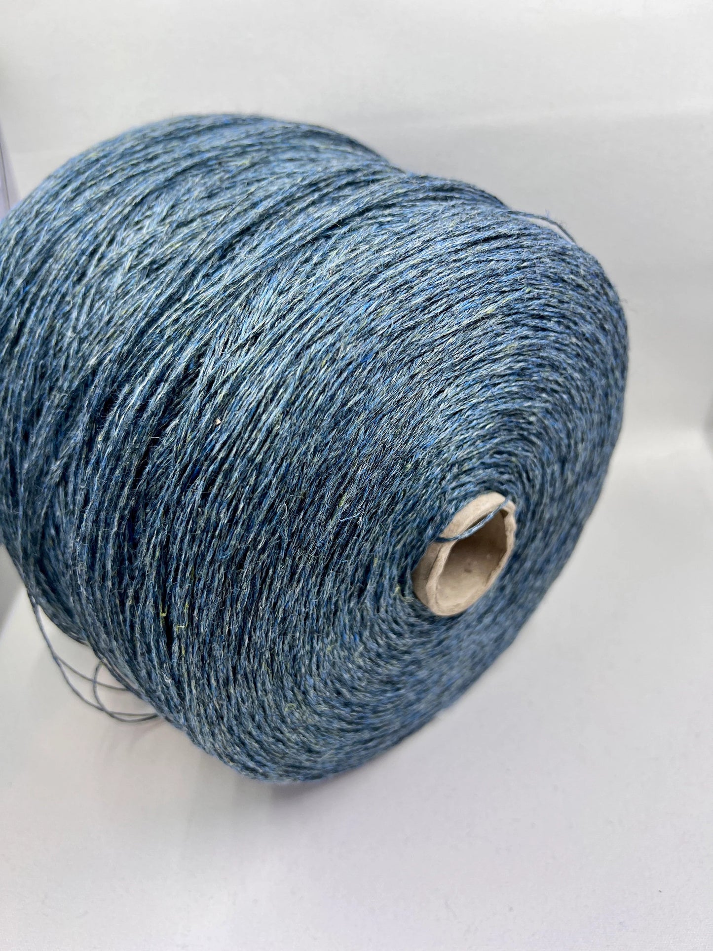 Lino Yarn 100%, Yarn on Cone, Loro Piana, Linen fine yarn on cone. Color Turchese. Per 100 gr