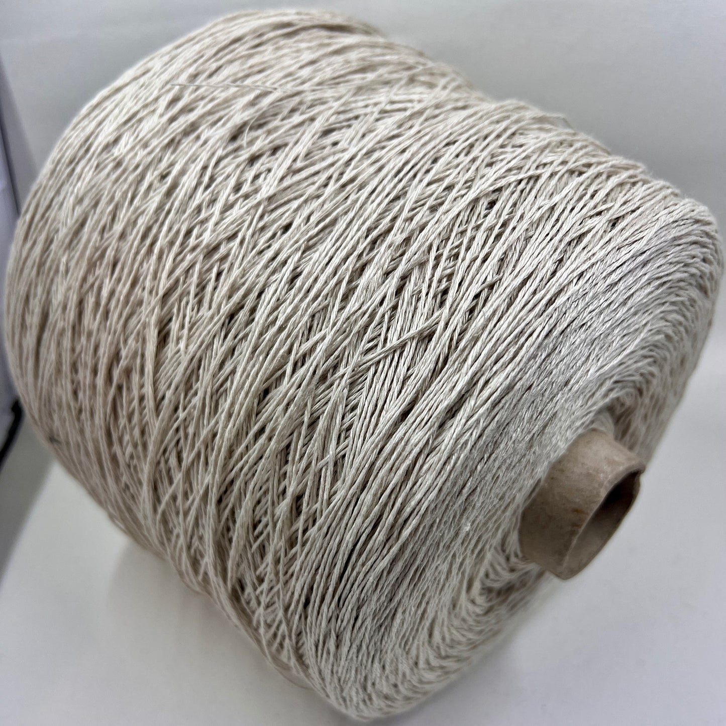 Lino Yarn 100%, Loro Piana Yarn, Color Beige. Per 100 gr