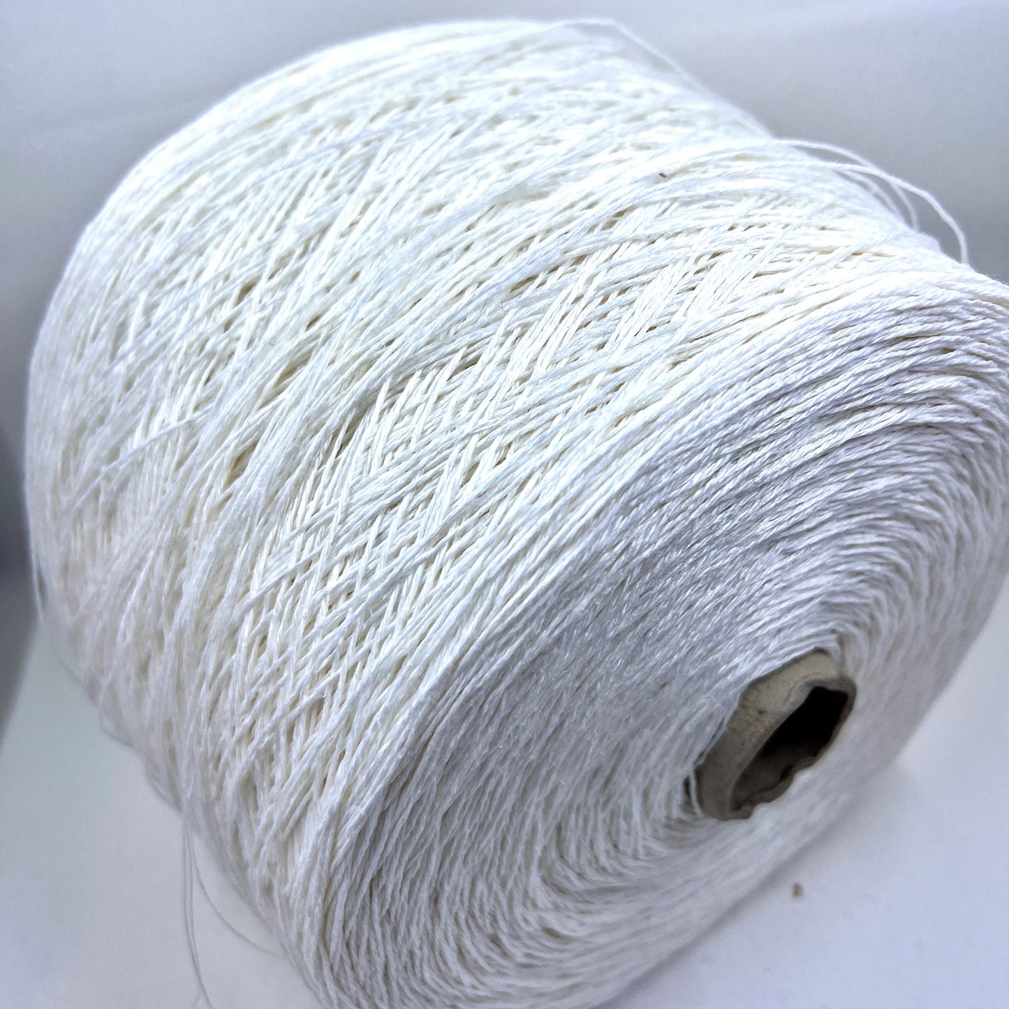 Lino Yarn 100%, Loro Piana Yarn, Color White. Per 100 gr