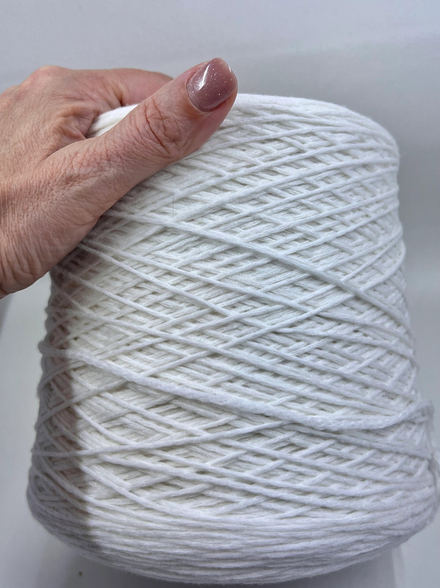 PIUMA Cashmere Yarn 100%, Yarn on Cone. Cariaggi Yarn - PCKC329, Color White. Per 100 gr