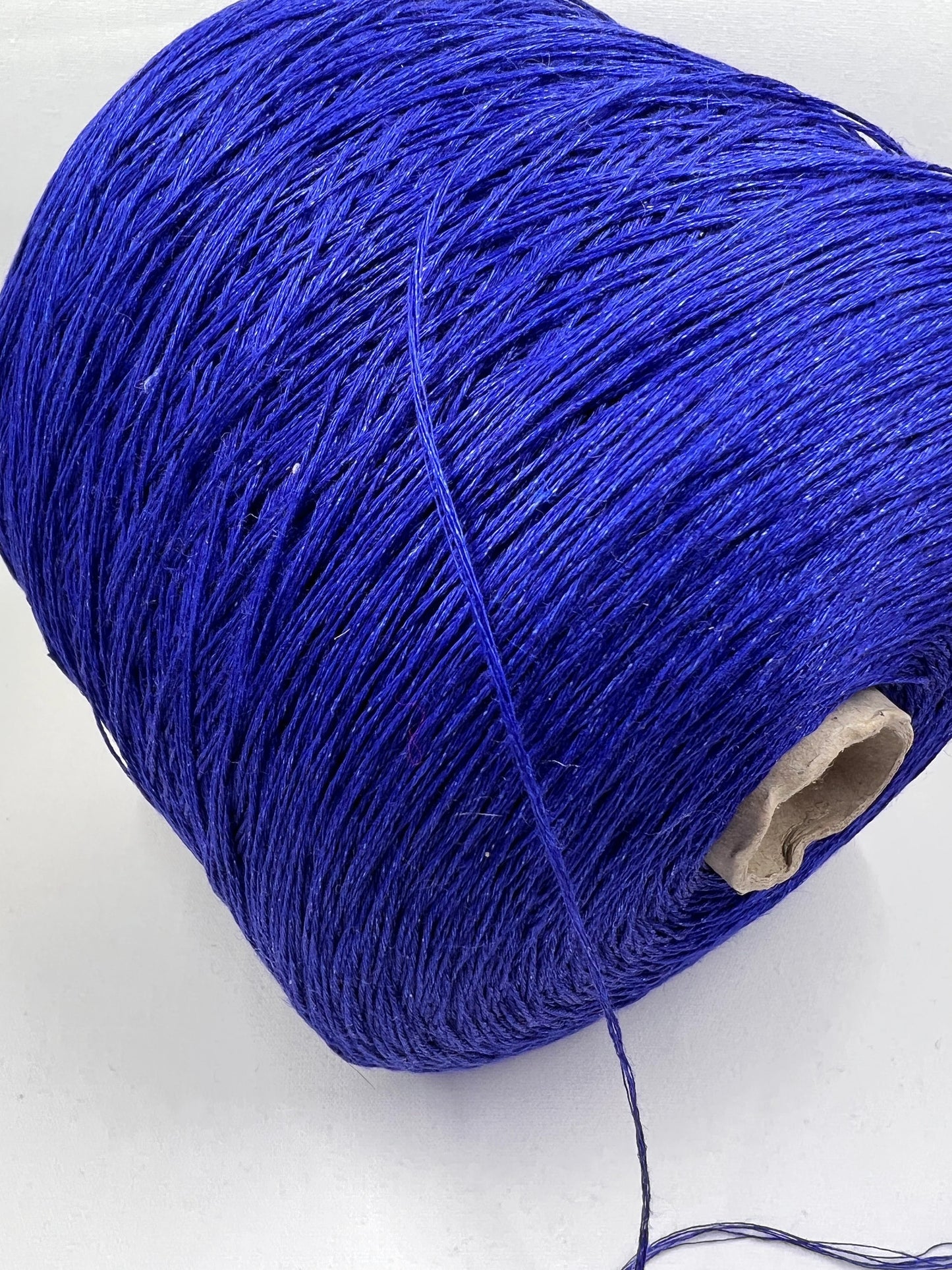 Lino Yarn 100%, Yarn on Cone, Loro Piana, Linen fine yarn on cone. Color Cobalto. Per 100 gr