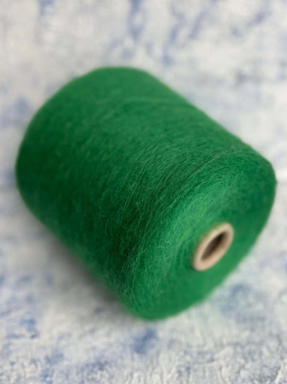 SuperKidMohair 67%, PA 30%, Merino 3%. Aurora 100 NM 10000,  Color Green. Per 100 gr