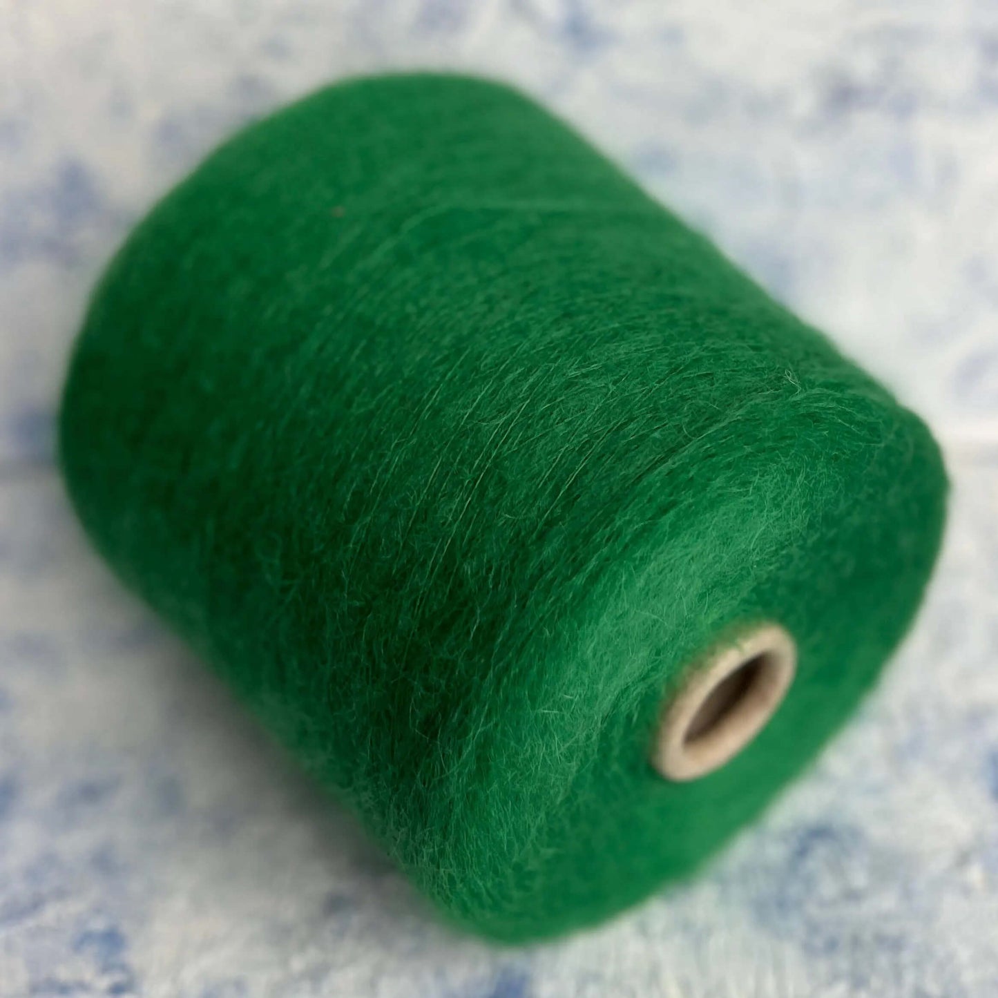 SuperKidMohair 67%, PA 30%, Merino 3%. Aurora 100 NM 10000,  Color Green. Per 100 gr