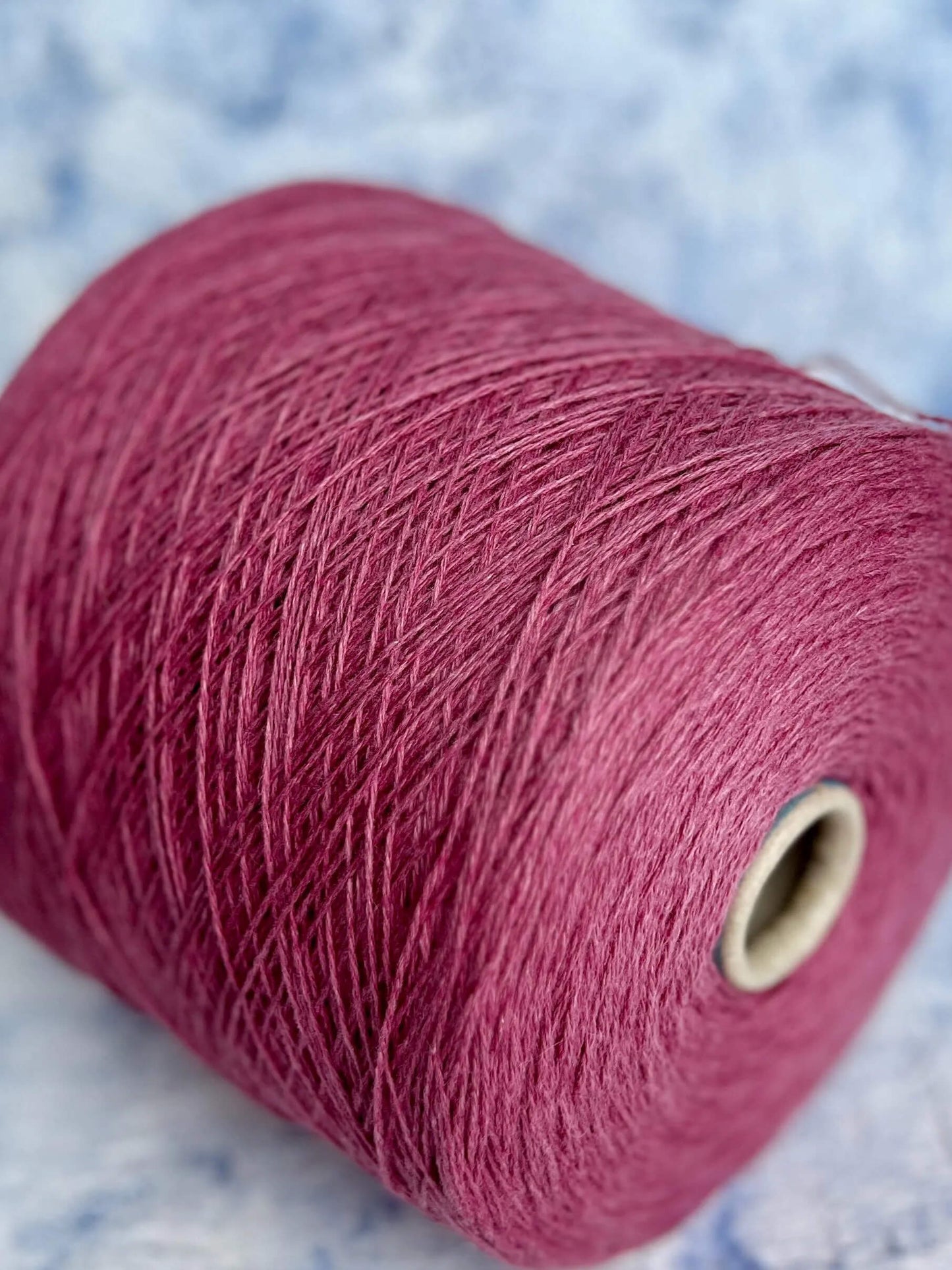 Cashmere yarn 40%, Silk yarn 40%, Merino yarn 20%,Color - Yuncheng Salt Lake. Per 100 gr