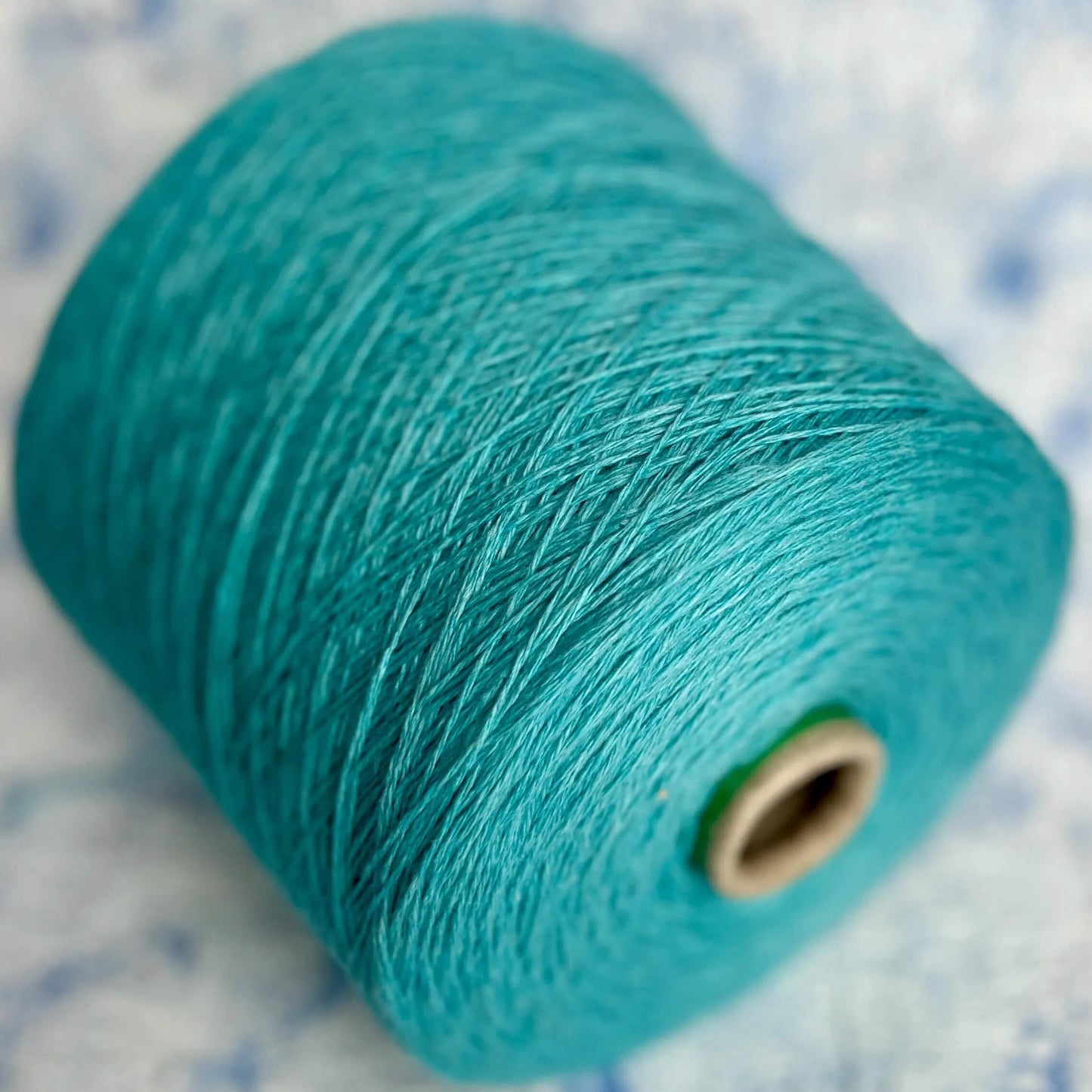 Cashmere yarn 40%, Silk yarn 40%, Merino yarn 20%,Moraine Lake.Per 100 gr