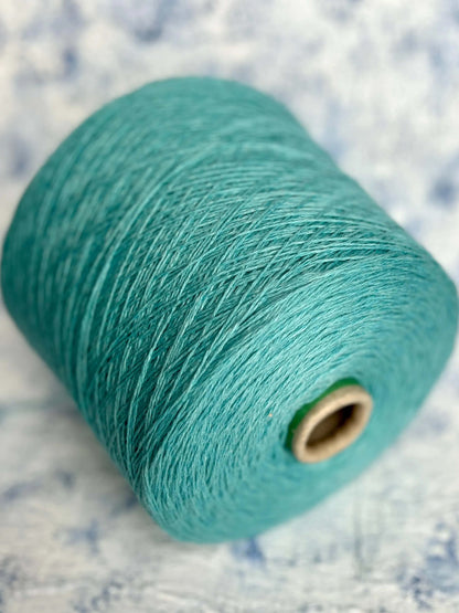 Cashmere yarn 40%, Silk yarn 40%, Merino yarn 20%,Moraine Lake.Per 100 gr