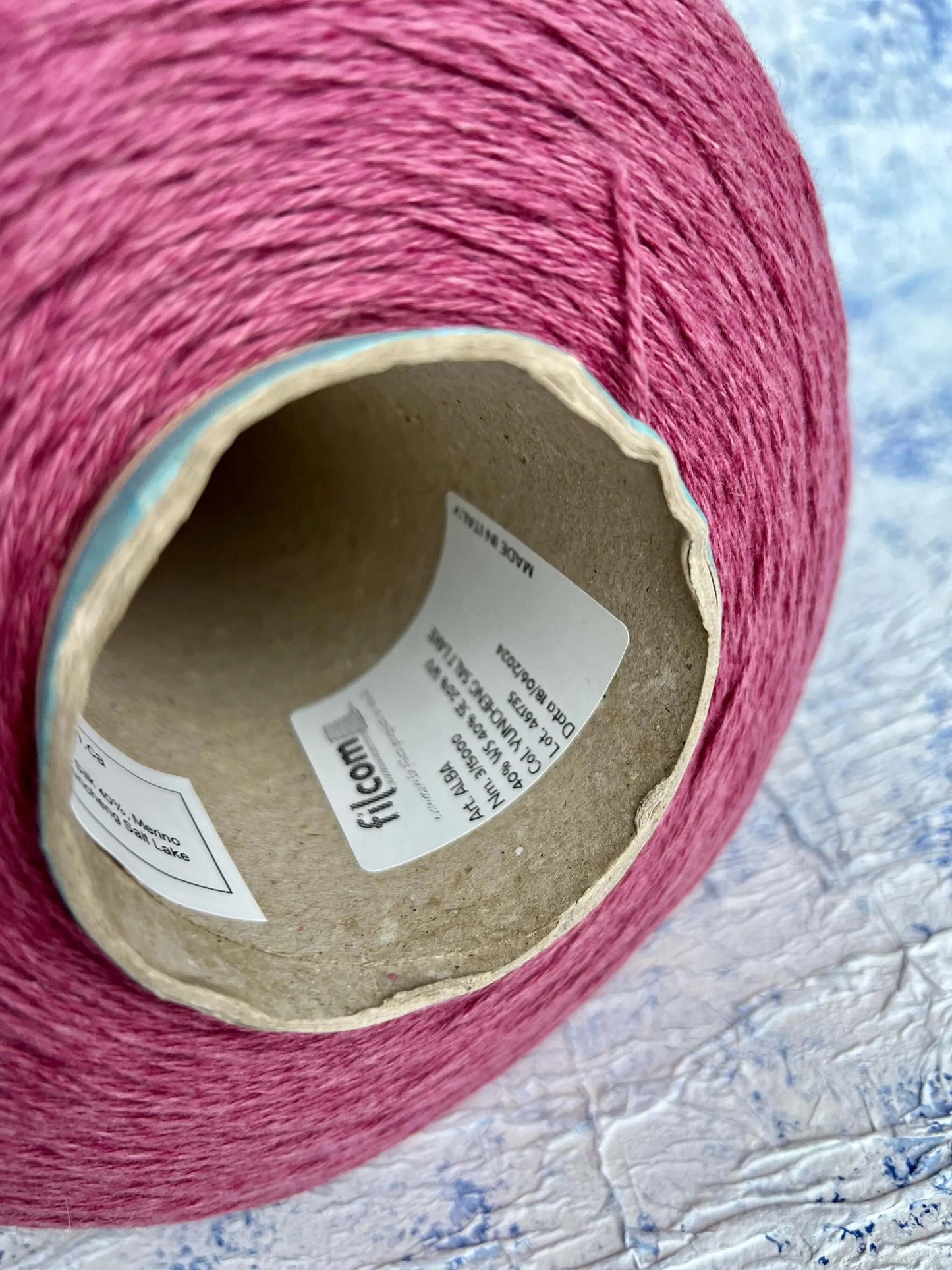 Cashmere yarn 40%, Silk yarn 40%, Merino yarn 20%,Color - Yuncheng Salt Lake. Per 100 gr