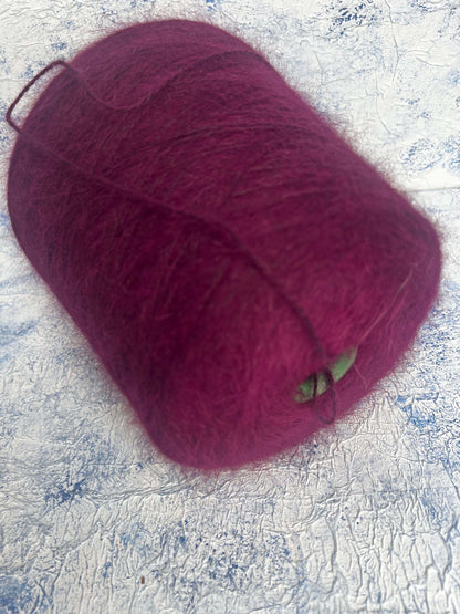 Angora yarn 80%,Poliamide Yarn 20%,Color Bordo. Per 100 gr