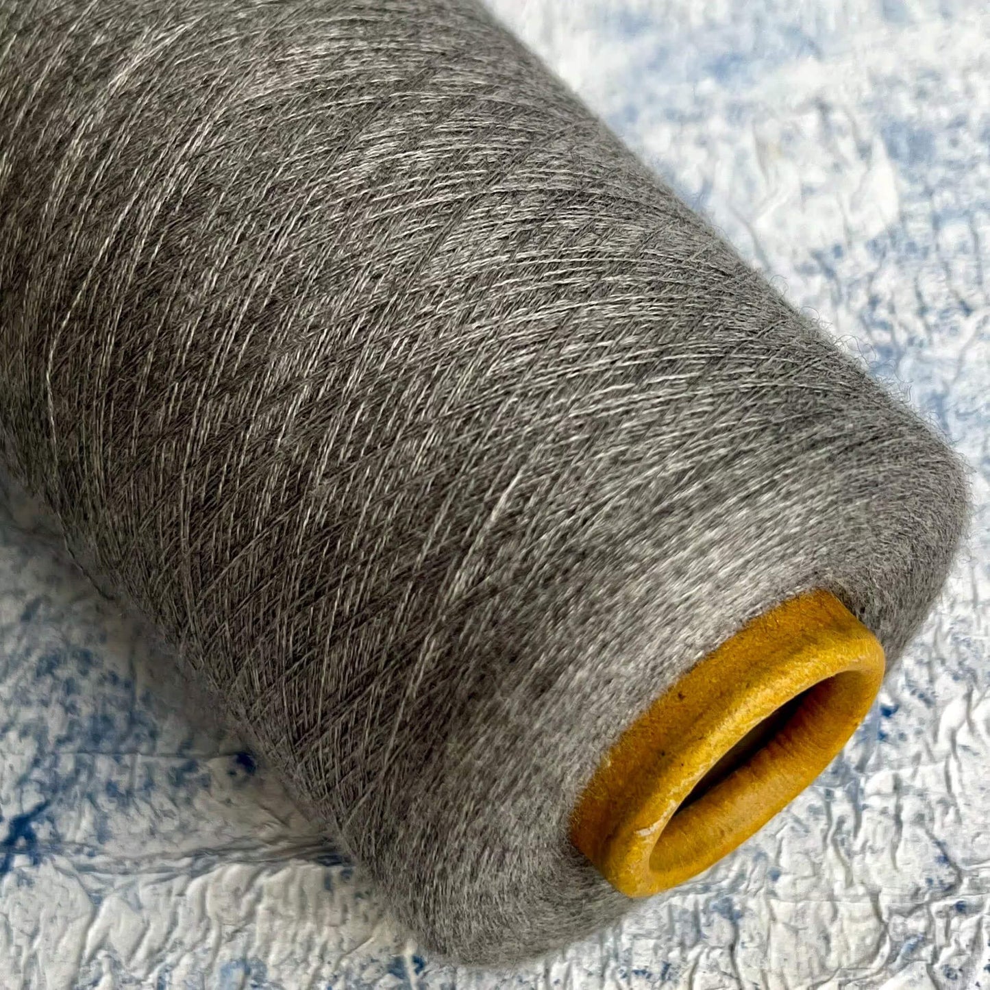 Cashmere yarn 70%, Silk yarn 30%, Royal Loro Piana yarn, Color Gray. Per 100 gr