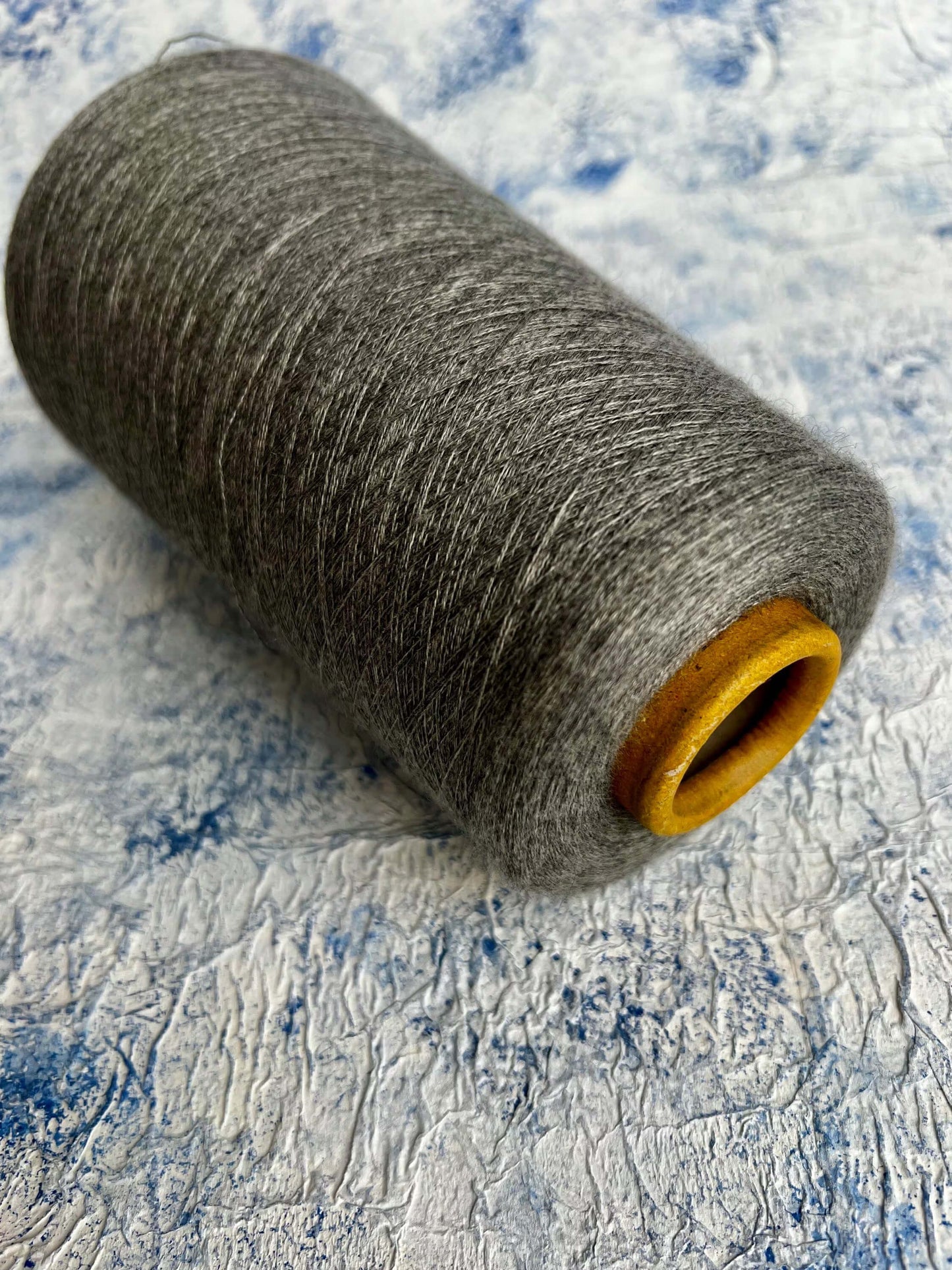 Cashmere yarn 70%, Silk yarn 30%, Royal Loro Piana yarn, Color Gray. Per 100 gr