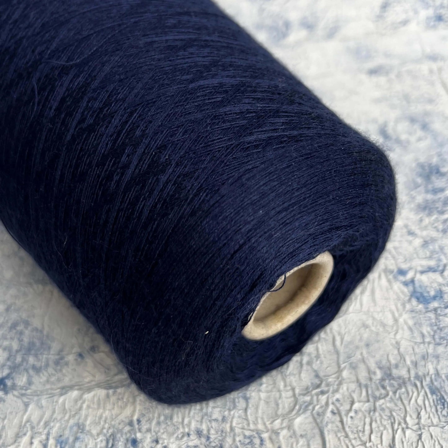 Cashmere Yarn 80%,Seta yarn 20%,color Dark Blue. Per 100 gr