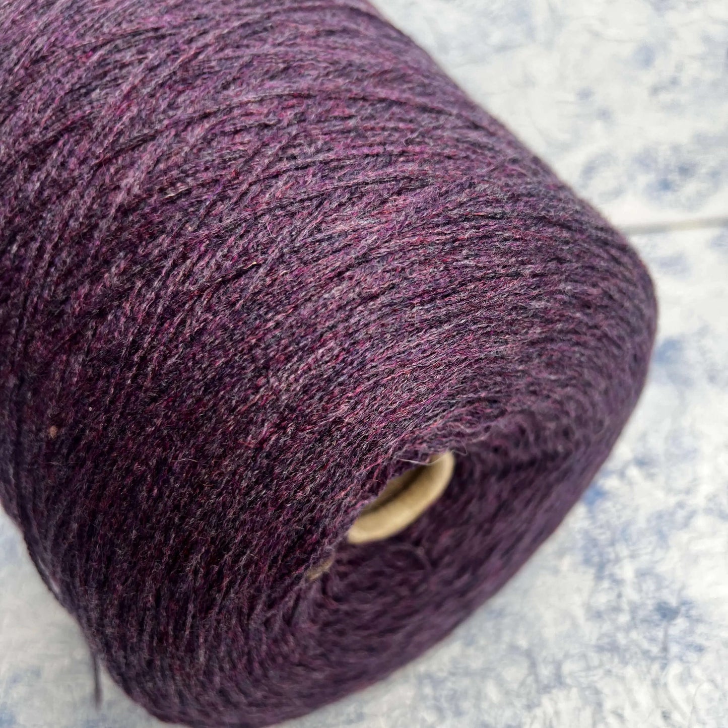 Loro Piana Cashmere/Merino/Silk (82/14/4%) yarn, Purple. Per 100 gr