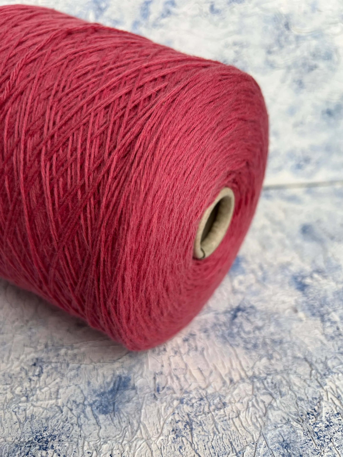 Merino yarn 70%, Angora yarn 20%, 10% PA. ZEGNA BARUFFA, Coral. Per 100 gr