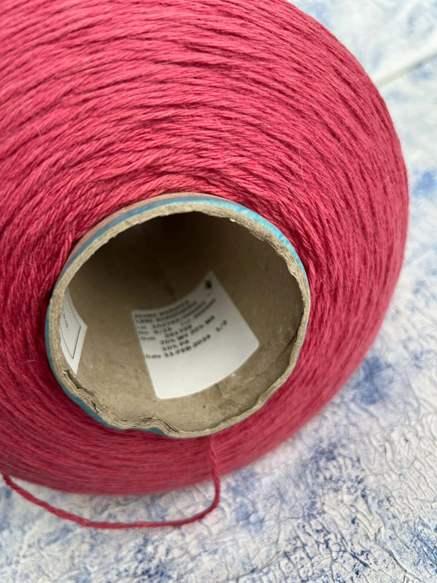 Merino yarn 70%, Angora yarn 20%, 10% PA. ZEGNA BARUFFA, Coral. Per 100 gr