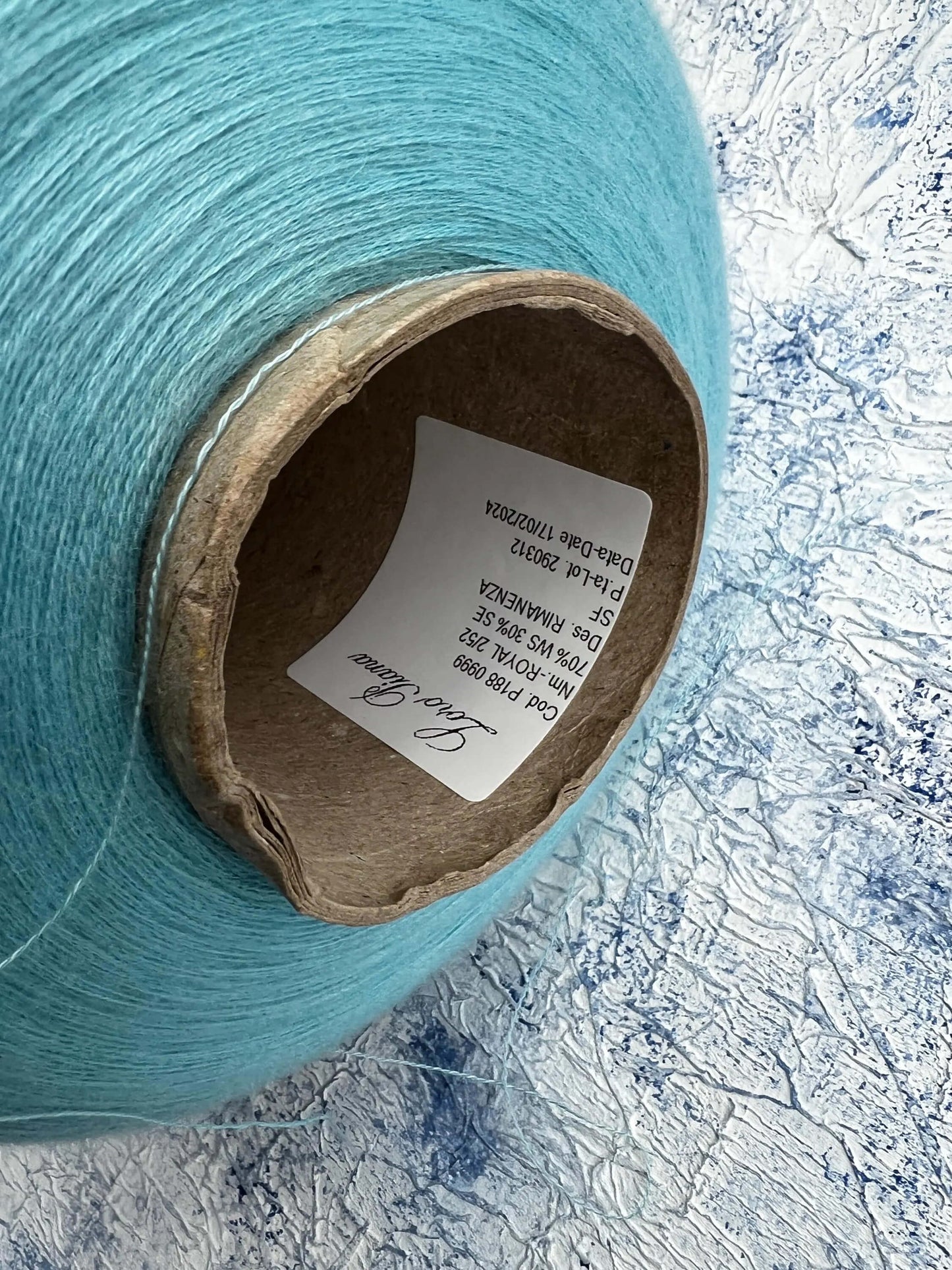 Cashmere yarn 70%&Silk yarn 30%,Royal Loro Piana, Color Baby Blue. Per 100 gr