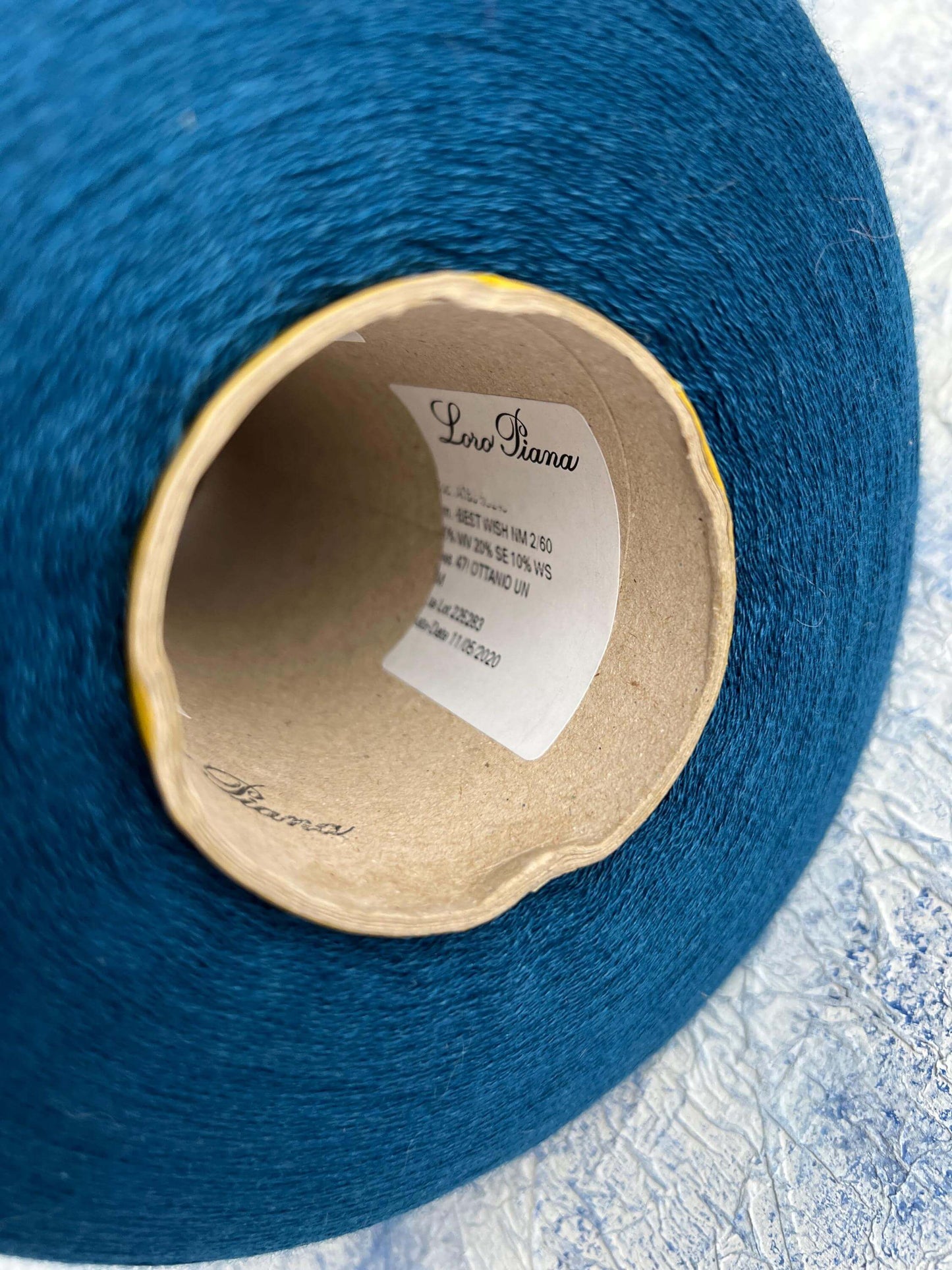 Merino yarn 70%, Silk yarn 30%, Loro Piana yarn, Ottanio (Blue). Per 100 gr