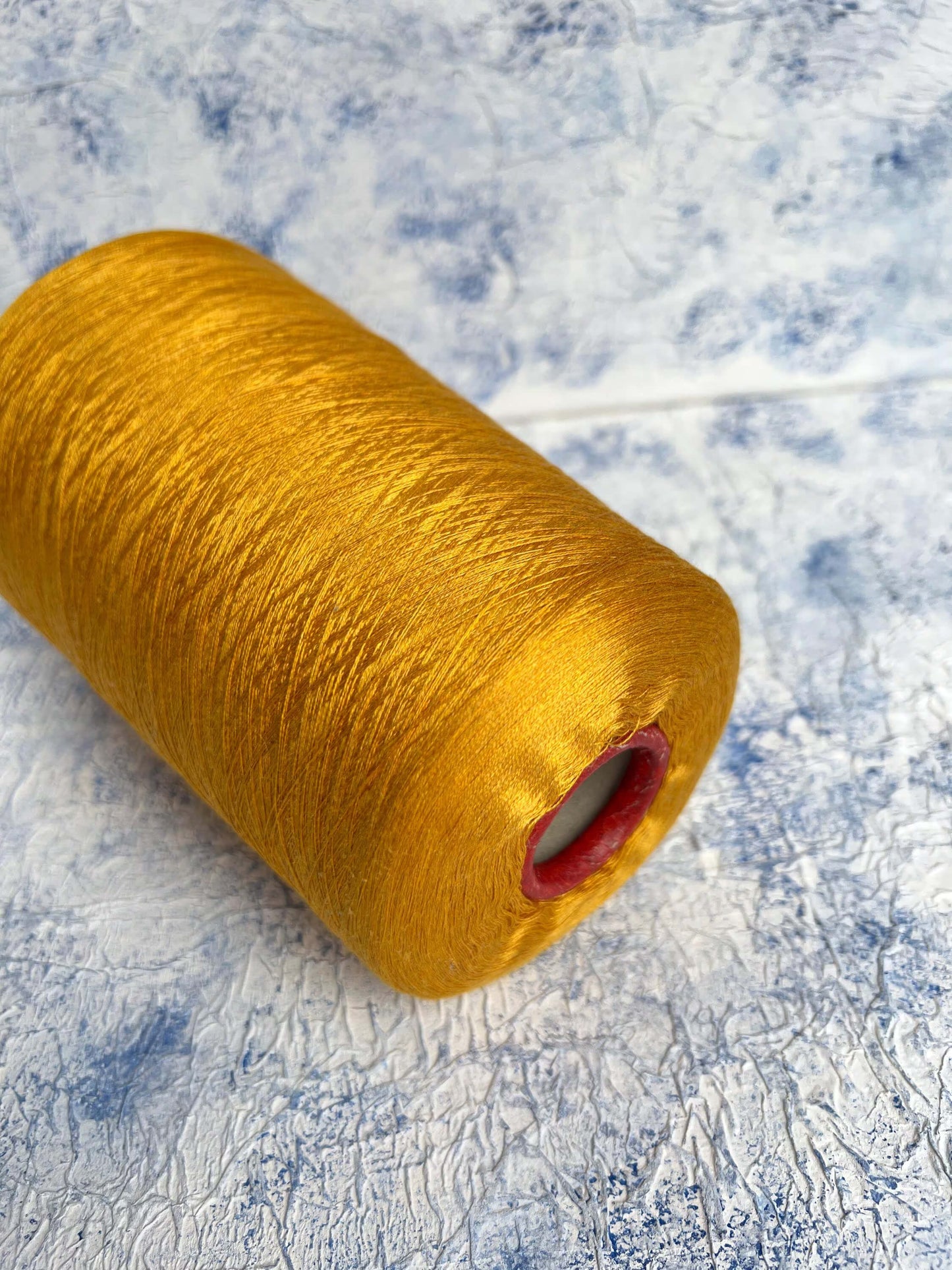 Silk yarn. Ongetta. Yarn for knitting or weaving. Per 100 gr