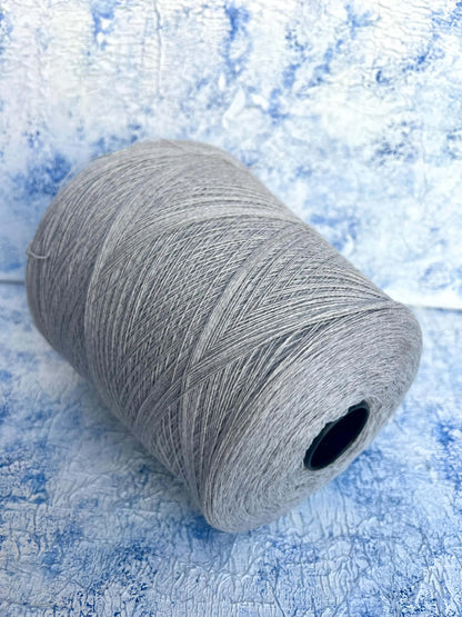 Casmere yarn 100%, Filati biagioli modesto, Color Light Gray.Per 100 gr