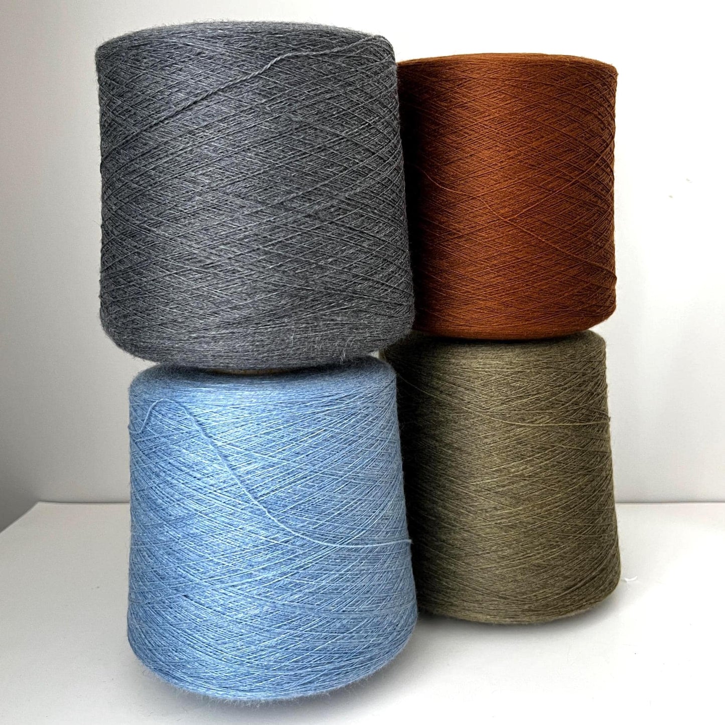Merino yarn 100%, 2/30, Victoria Biella Yarn-Uniform Gray. Per 100 gr