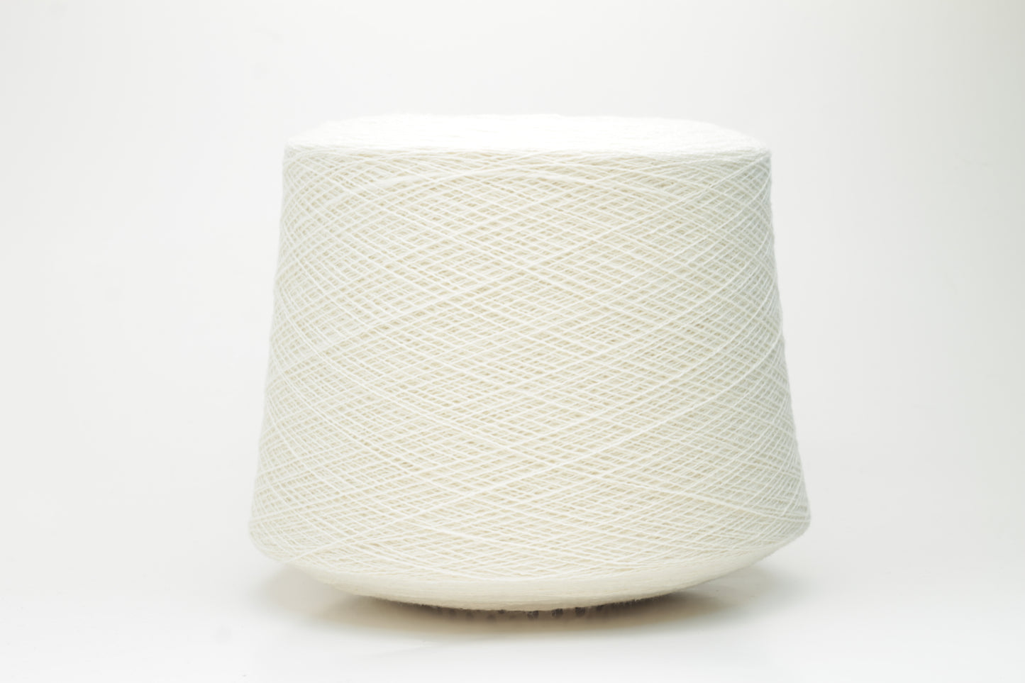 Cashmere 98% & Merino 2%. Nm 1/11, Filati biagioli modesto Flock. White