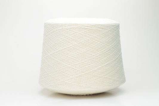 Cashmere 98% & Merino 2%. Nm 1/11, Filati biagioli modesto Flock. White