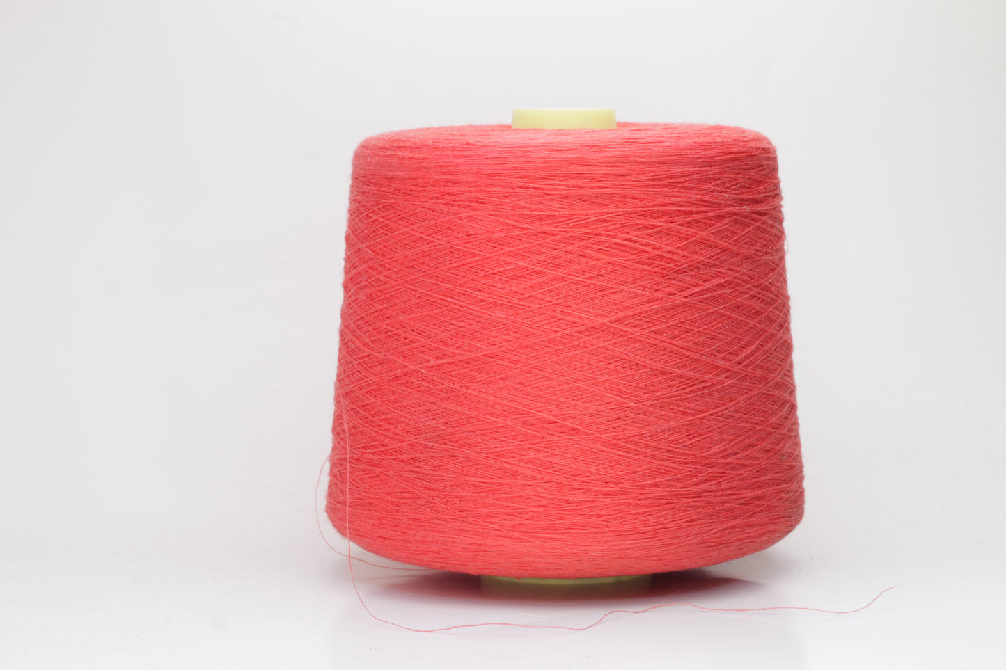 Fine, single-ply linen yarn in a Cocomero. Reveals a crisp texture and subtle natural sheen, typical of pure linen fiber.