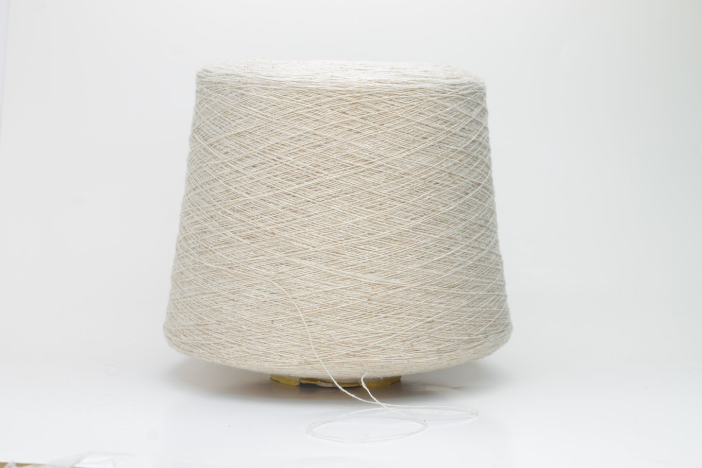 Frisby, 50% Merino, 25% Silk, 25% PA, Nm 1/15000, Color Beige