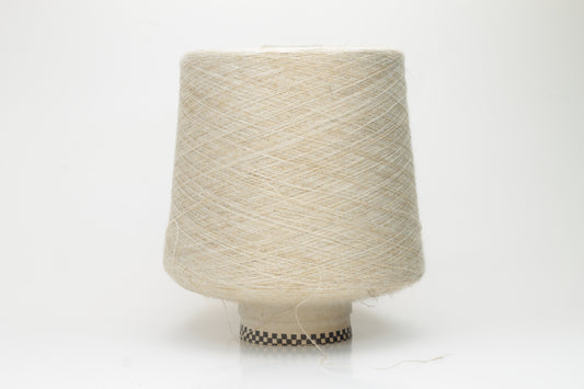 Cashmere 40%, Silk 30%, Lino 30%. Nm 2/56, Cariaggi yarn, color Beige