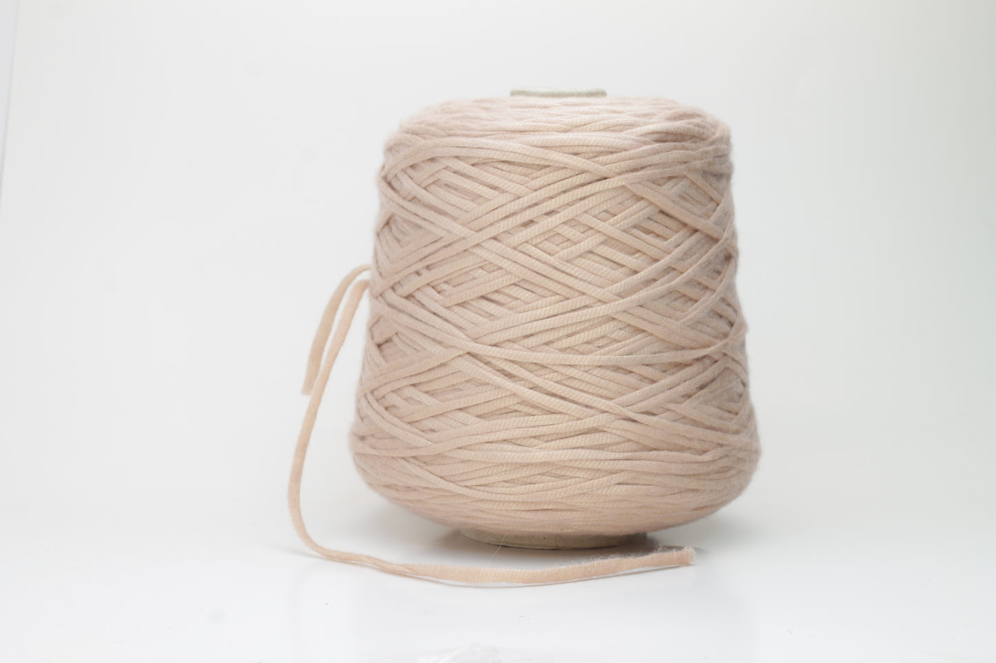 Cashmere yarn 62%, Silk yarn 38%. Nm 1/1500, Loro Piana,  Nude (Pink)