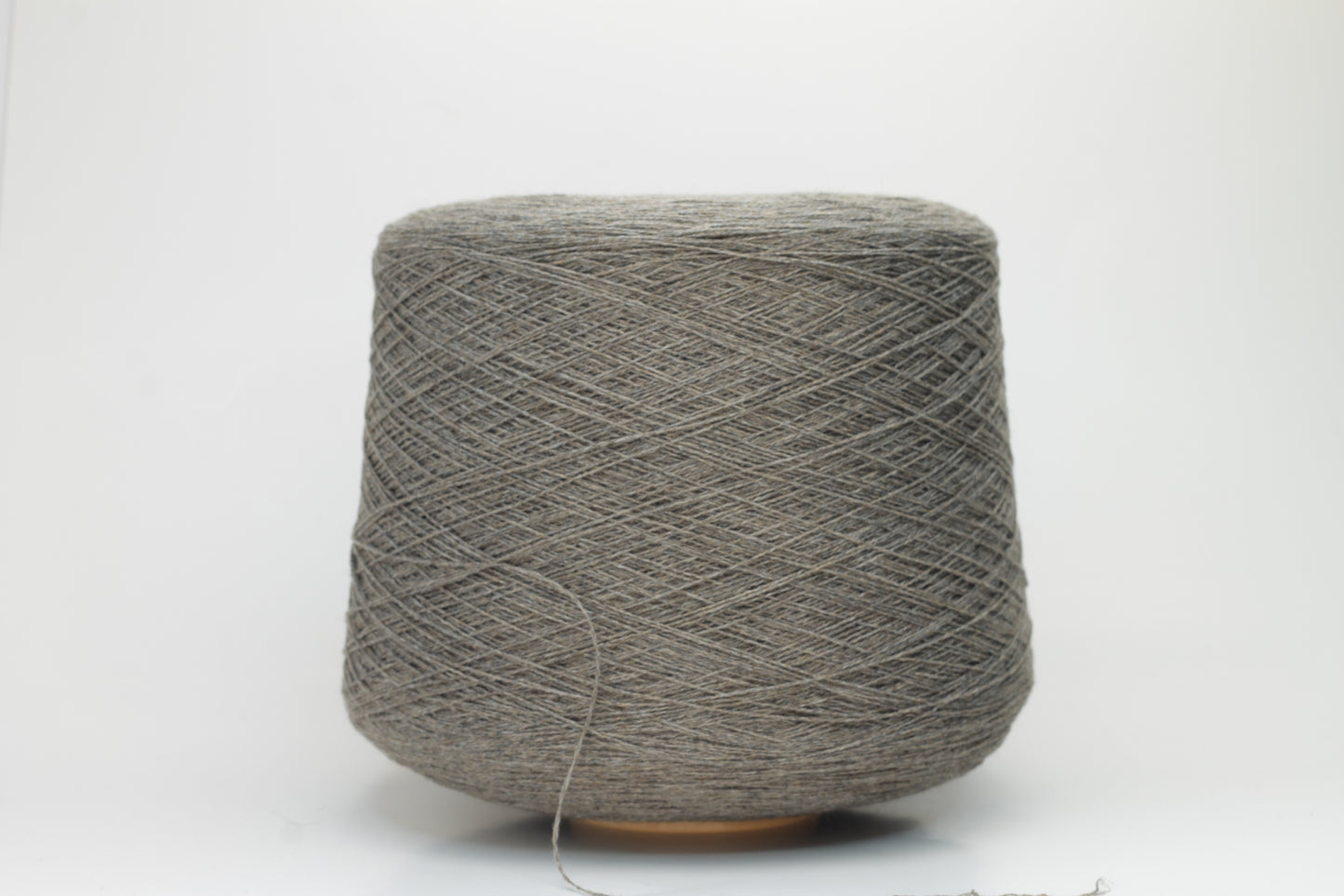 Merino 45%, Viscosa 30%, Cashmere 25%. Nm 2/24, Filati biagioli modesto, Color Avana