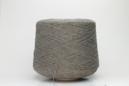 Merino 45%, Viscosa 30%, Cashmere 25%. Nm 2/24, Filati biagioli modesto, Color Avana