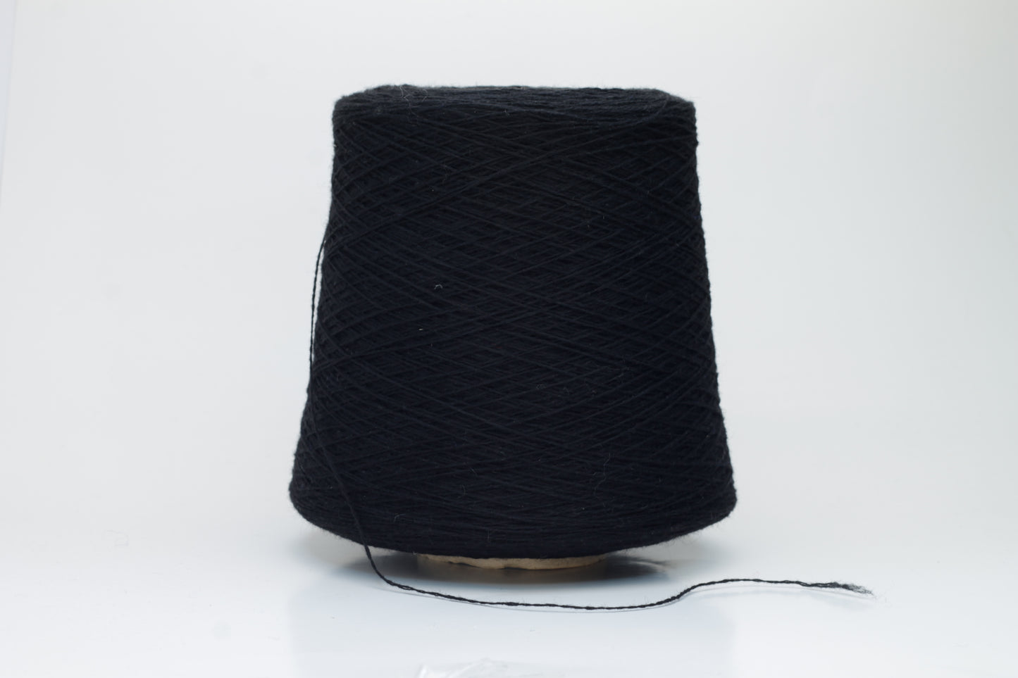 SuperYak 50% & Merino 50% Nm 2/14. Natural Fantasy. Color 10089 Black
