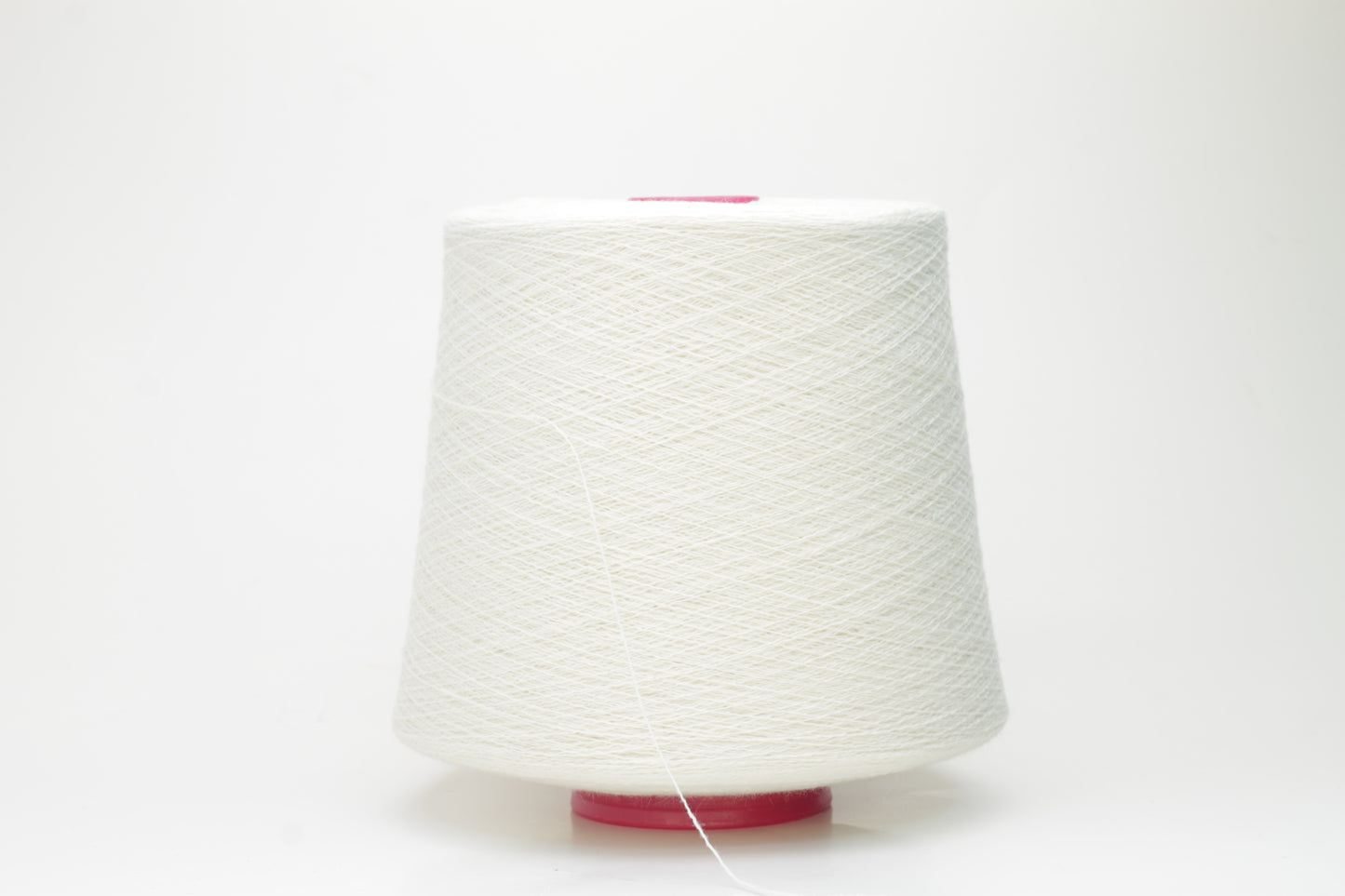 Merino 50%, 38% Cashmere, Solvron 12%. Nm 19/22, Linsieme, White