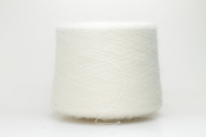 SuperKidMohair 63%, Silk 37%, Nm 10000. White