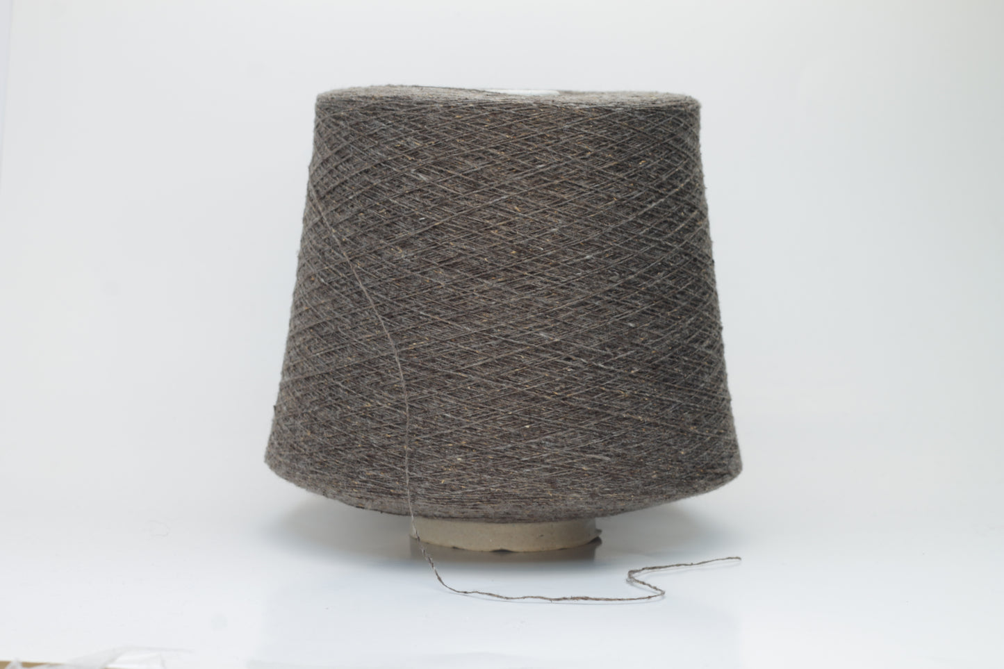 Frisby, 50% Merino, 25% Silk, 25% PA, Nm 1/15000, Color Brown