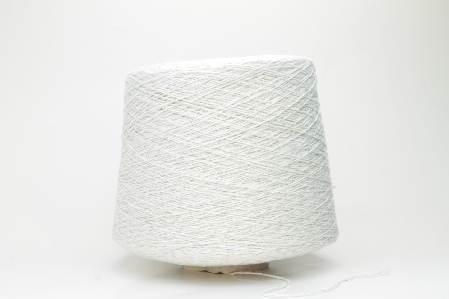 Merino 29%, Viscosa 29%, PA 38%, Cashmere 5%, lame 3%. Nm 5000, FILPUCCI , White