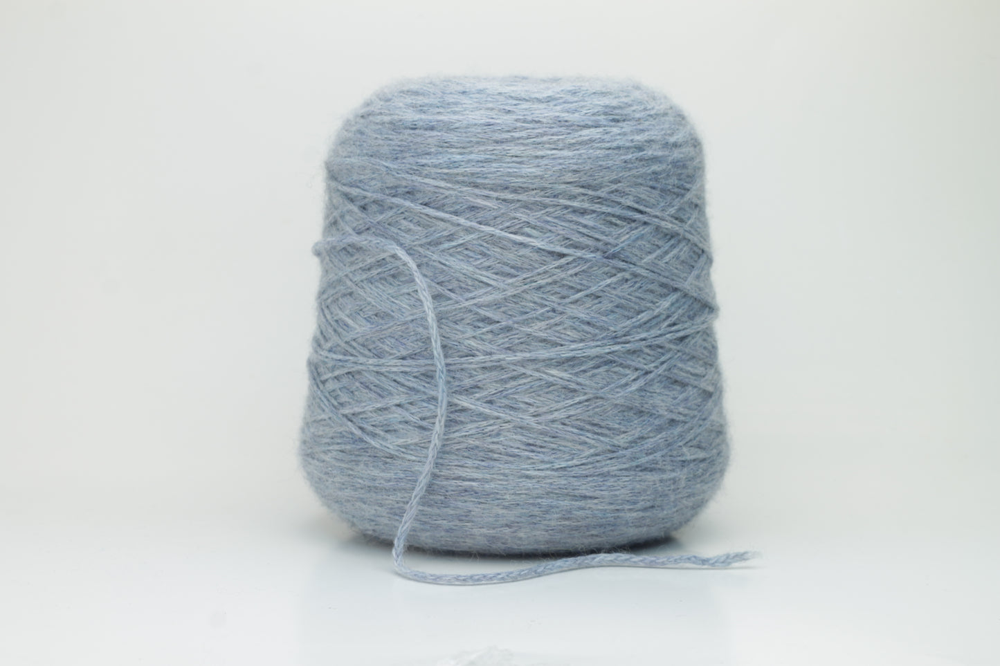 84% Baby Alpaca yarn, 8% Wool, 8% Ny, Lanifico,Nm 1/2200, Color Blue