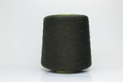 Fine, single-ply linen yarn in a rich Siepe. Reveals a crisp texture and subtle natural sheen, typical of pure linen fiber.