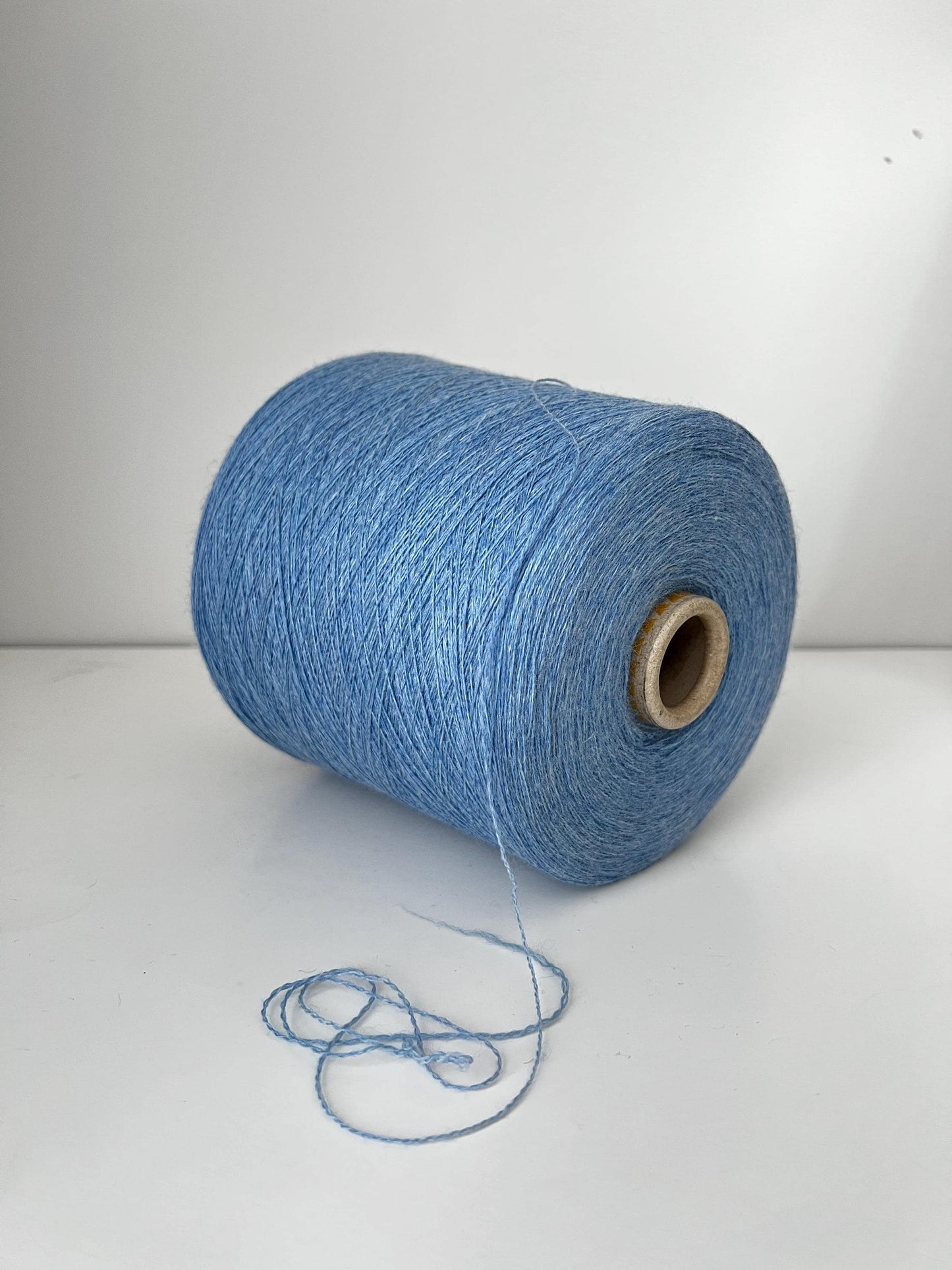 Merino yarn 100%, 2/30, Victoria Biella Yarn-Light Jeans.Per 100 gr