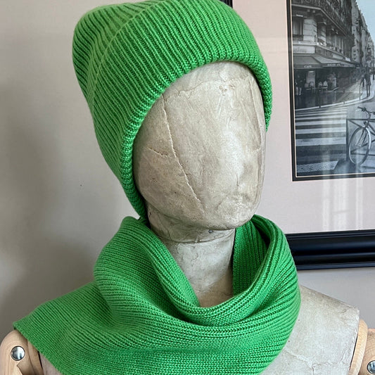Green 100% Pure Cashmere Oversized Knit Scarf–Warm & Luxurious Wrap