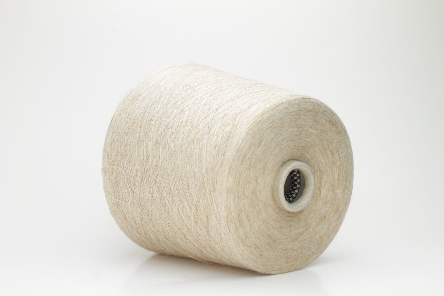 Cashmere 40%, Silk 30%, Lino 30%. Nm 2/56, Cariaggi yarn, color Beige